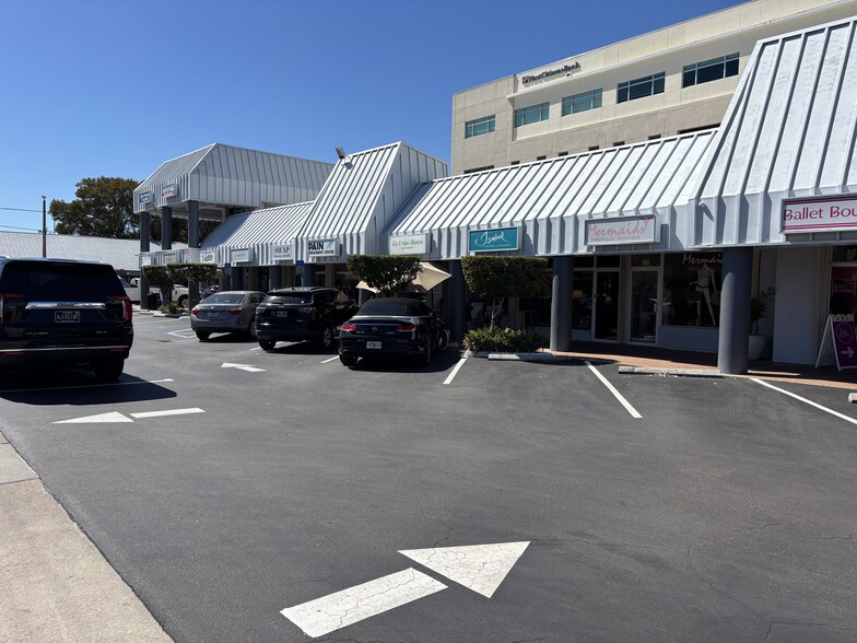 More Photos Of 7346 S Red Rd, South Miami General Retail For Lease