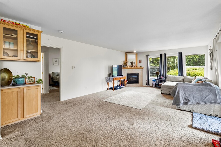 More Photos Of 344 E Bellis Fair Pky, Bellingham Apartments For Sale