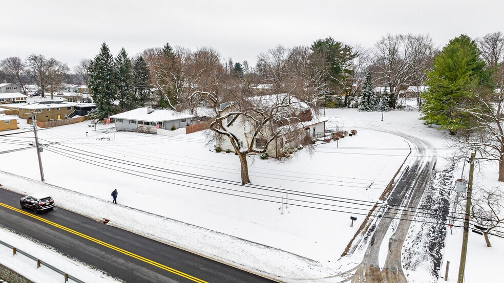 More Photos Of 814 E Washington St, Greencastle Medical For Sale
