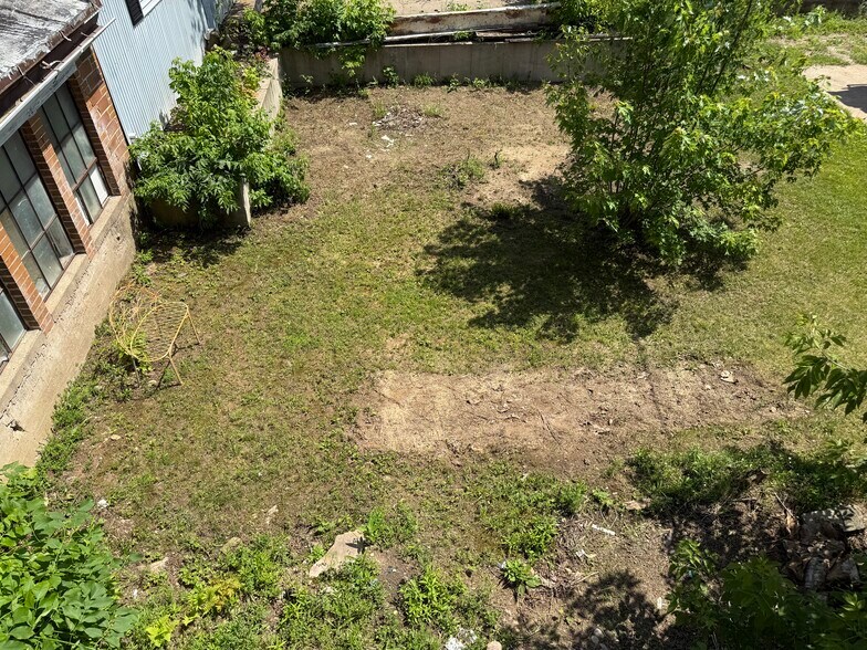 More Photos Of 320 N Main St, Scandinavia Storefront Retail Residential For Sale