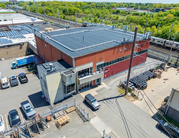 More Photos Of 250 Fulton Ave, New Hyde Park Distribution For Sale