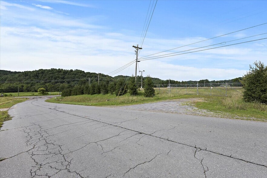 More Photos Of 241 Industrial Park Rd, Mountain City Warehouse For Sale