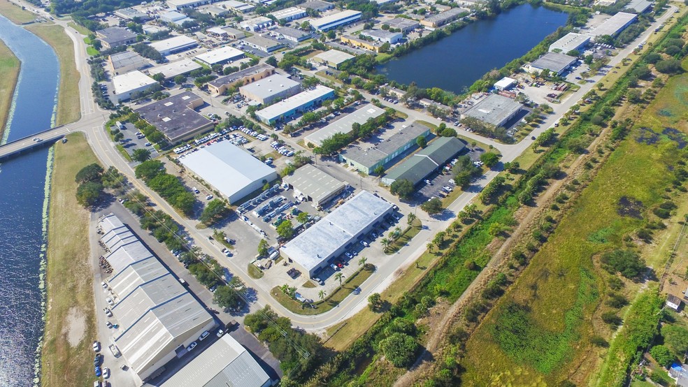 More Photos Of 3520 Consumer St, West Palm Beach Warehouse For Lease