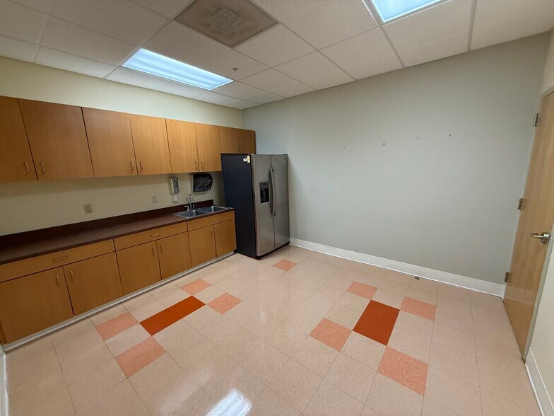More Photos Of 15300 S Jog Rd, Delray Beach Medical For Lease
