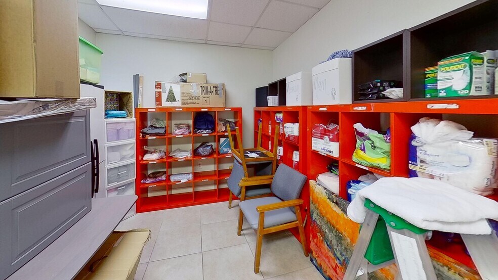 More Photos Of 7821-7843 Seminole Blvd, Seminole Medical For Lease