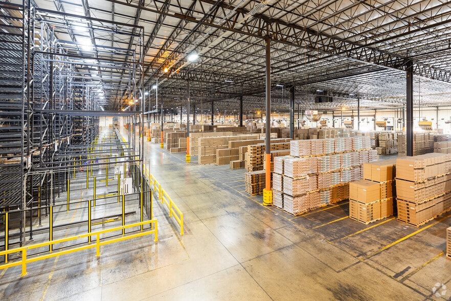 More Photos Of 1001 E Lutz Rd, Archbold Distribution For Lease