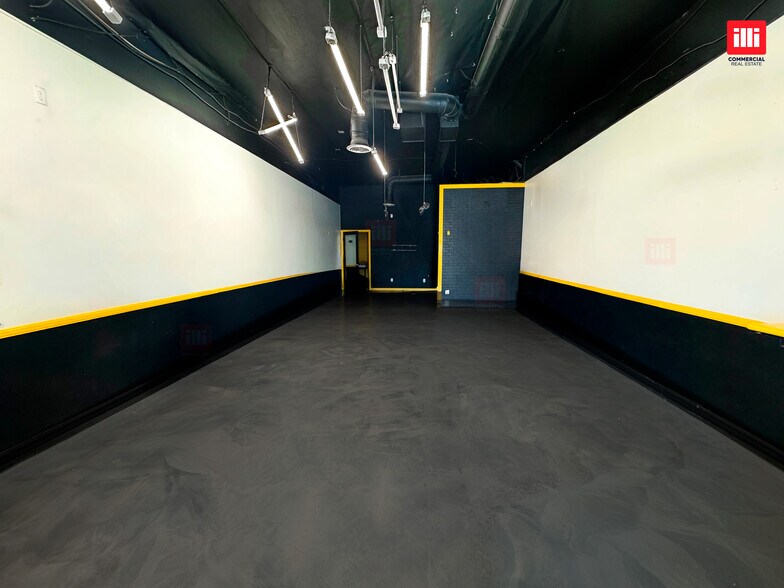 More Photos Of 16923 Vanowen St, Van Nuys Unknown For Lease