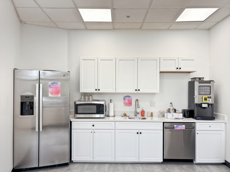 More Photos Of 1601 West Lakes Pky, West Des Moines Coworking Space