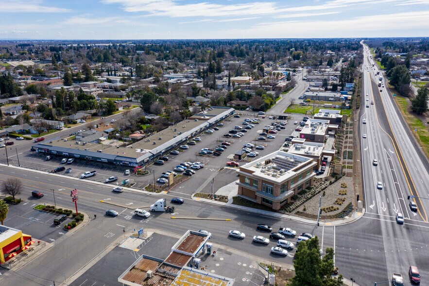 More Photos Of 1206-1242 Bridge St, Yuba City General Retail For Lease