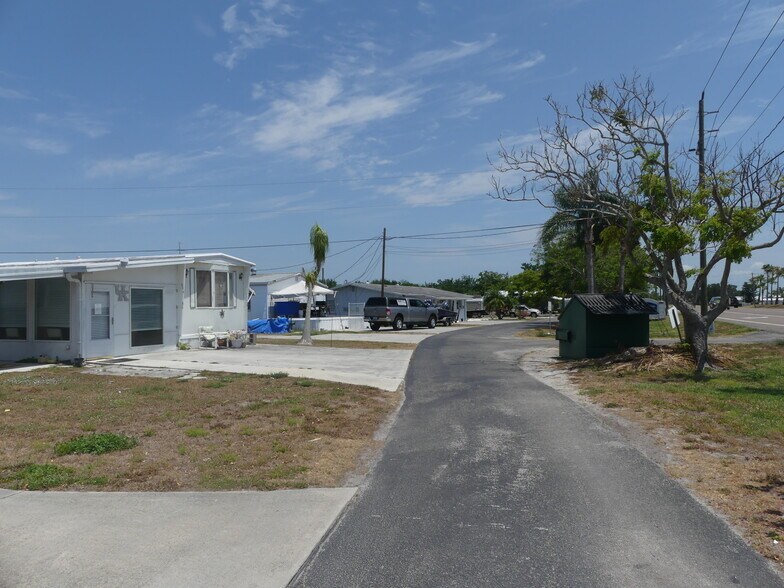More Photos Of 8761 FL-78, Okeechobee Manufactured Housing Mobile Home Park For Sale