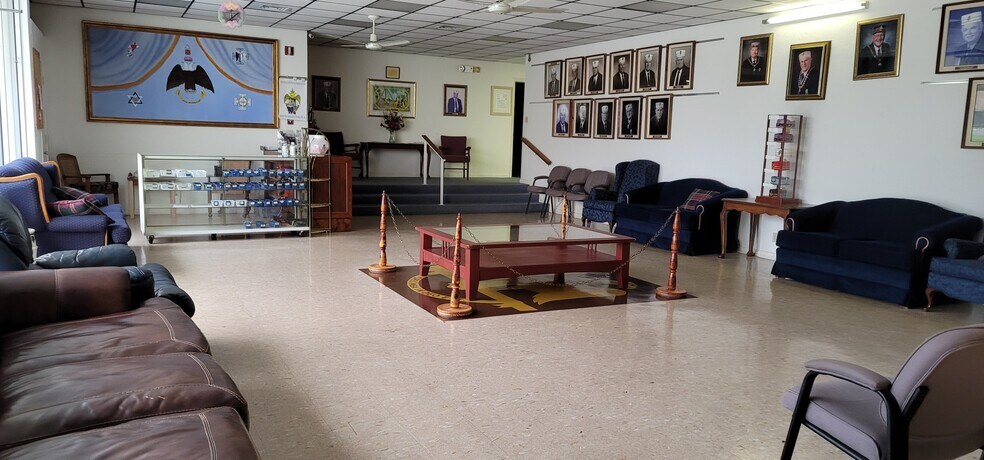 More Photos Of 3632 NE 7th St, Ocala Lodge Meeting Hall For Sale