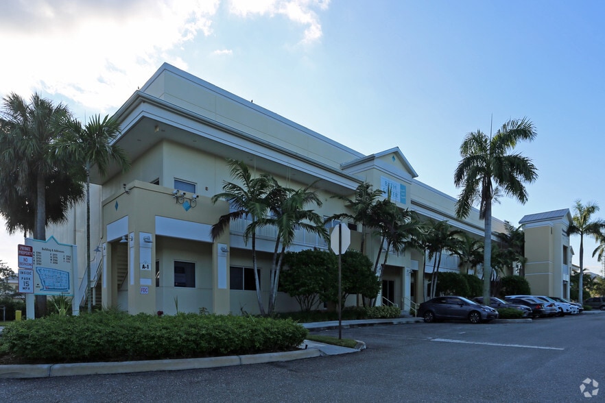 More Photos Of 2753 Vista Pky, West Palm Beach Light Distribution For Sale