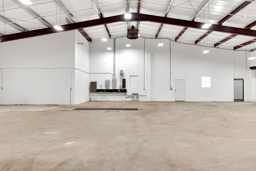 More Photos Of 65 Atlas Rd, Uniontown Manufacturing For Sale