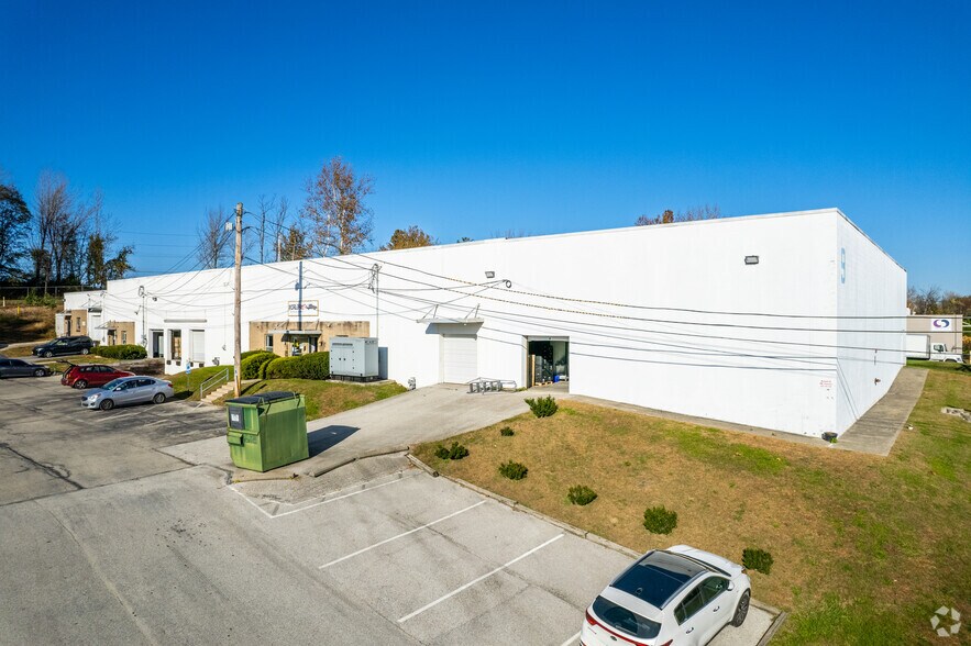 More Photos Of 9 Portland Rd, West Conshohocken Warehouse For Lease