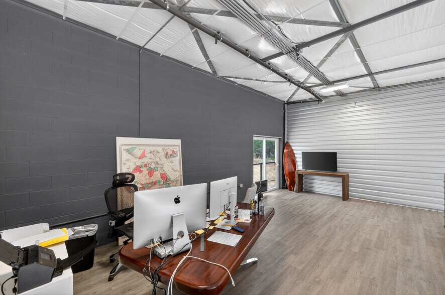 More Photos Of 529 E US HWY, Boerne Unknown For Lease