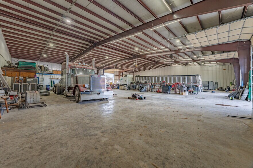 More Photos Of 4610 E Highway 199, Springtown General Retail For Sale