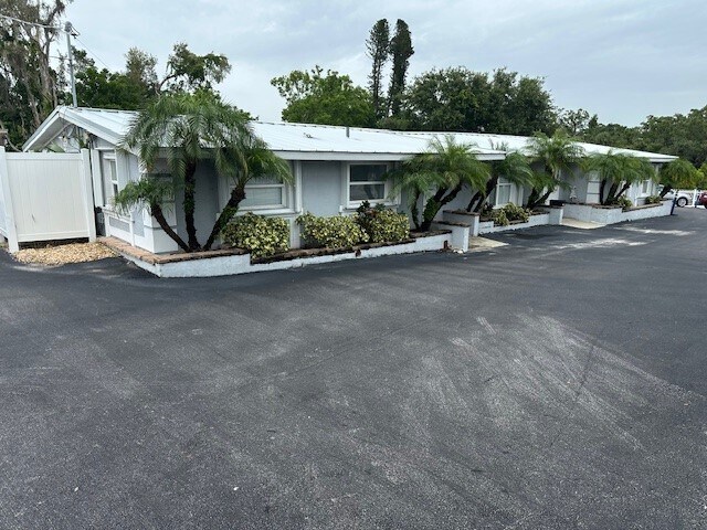 More Photos Of 2535 Bee Ridge Rd, Sarasota Medical For Lease