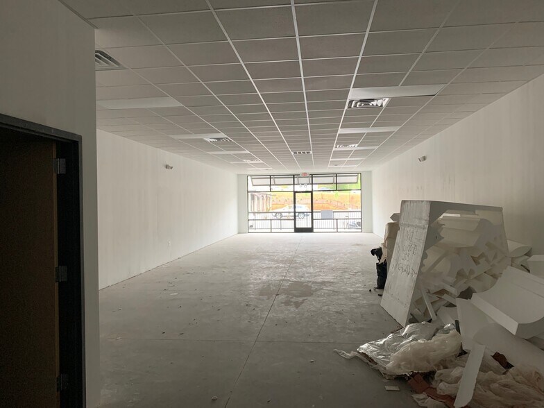More Photos Of 1212 Gatewood Drive, Auburn General Retail For Lease