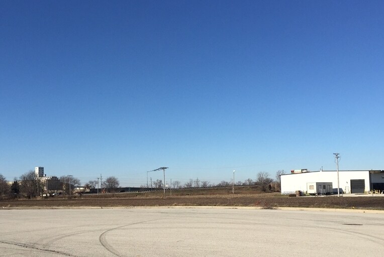 More Photos Of 2700 Eastgate Industrial Pky, Kankakee Land For Sale