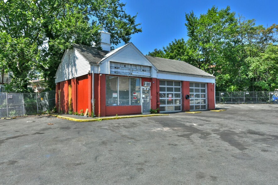 More Photos Of 1061-1065 Main Ave, Clifton Auto Repair For Sale