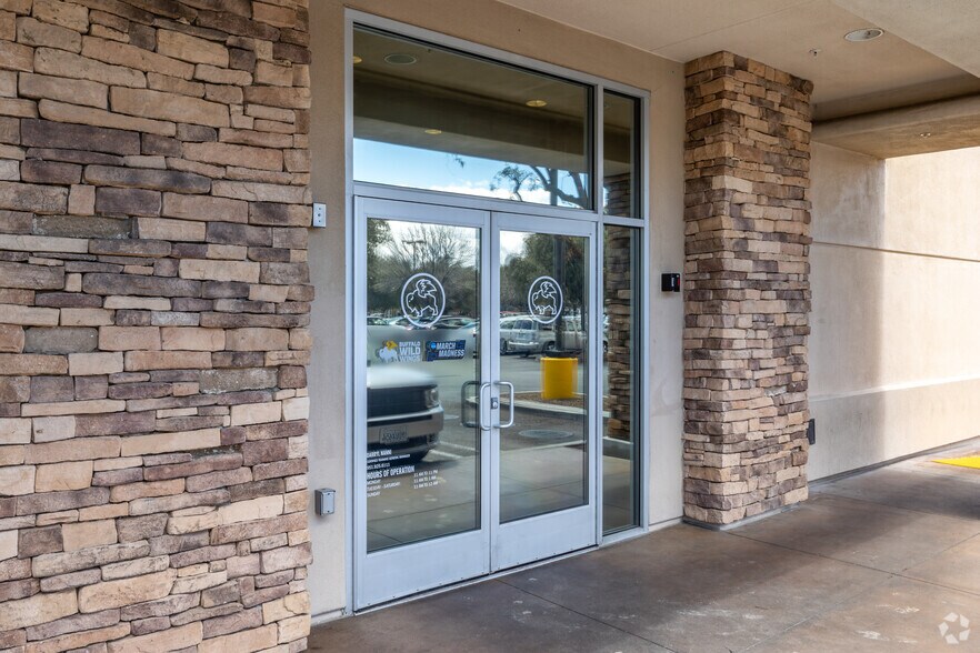 More Photos Of 1231 S Sanderson Ave, Hemet Unknown For Lease