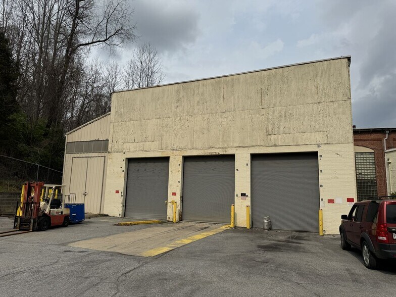 Primary Photo Of 300 Janie Hammitt Dr, Bristol Industrial For Sale