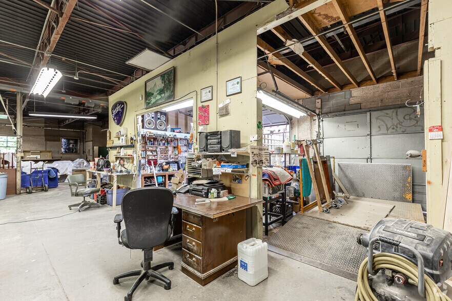 More Photos Of 453 New Park Ave, West Hartford Warehouse For Sale