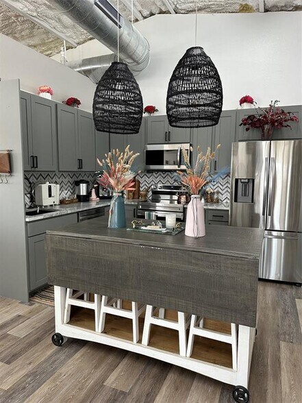 More Photos Of 30307 Ranch Road 12, Dripping Springs Light Manufacturing For Lease