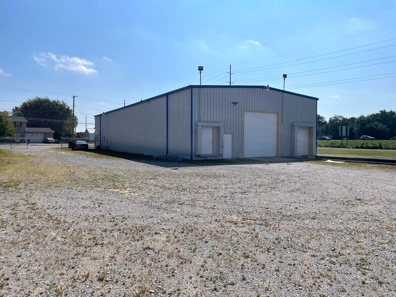 More Photos Of 2385 Old Selma Rd, Springfield Industrial For Lease