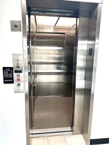 More Photos Of 470 W 1st Ave, Roselle Warehouse For Sale