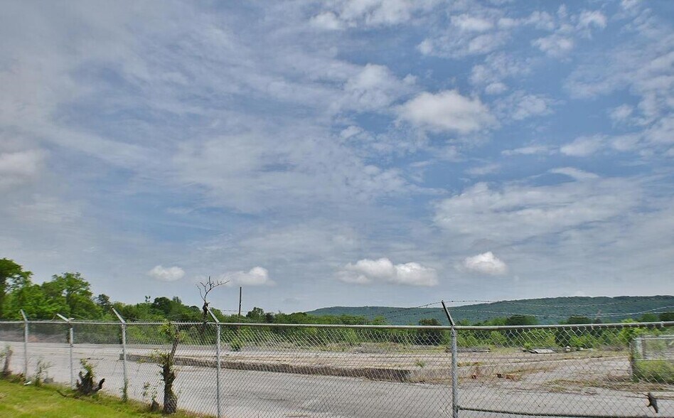 More Photos Of 13111 Memorial Pky SW, Huntsville Land For Lease