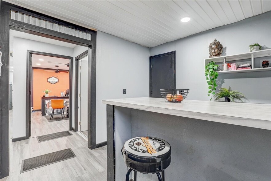 More Photos Of 11309 E US Highway 92, Seffner Flex For Sale