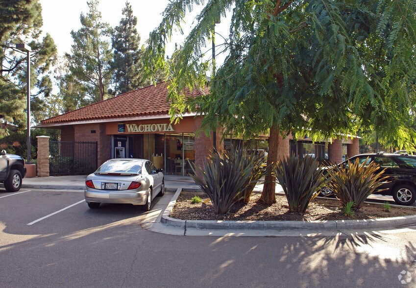 More Photos Of 1596 N Moorpark Rd, Thousand Oaks Bank For Lease