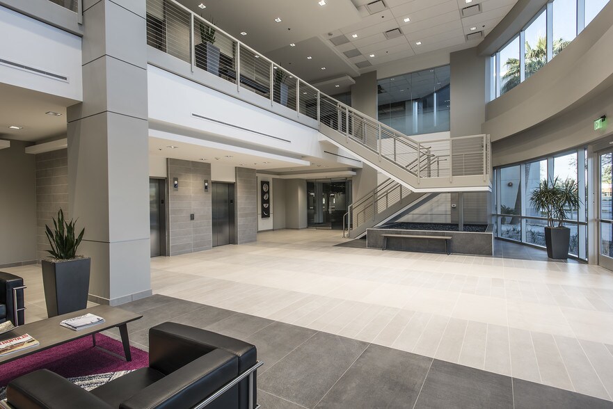 More Photos Of 875 W Elliot Rd, Tempe Office For Sale