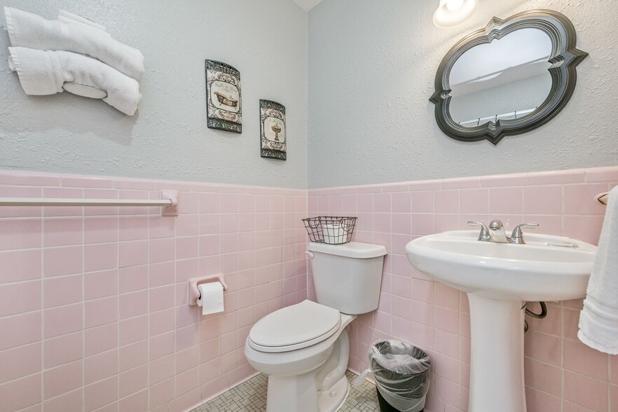 More Photos Of Falcon Motel, Stinnett Hotel For Sale