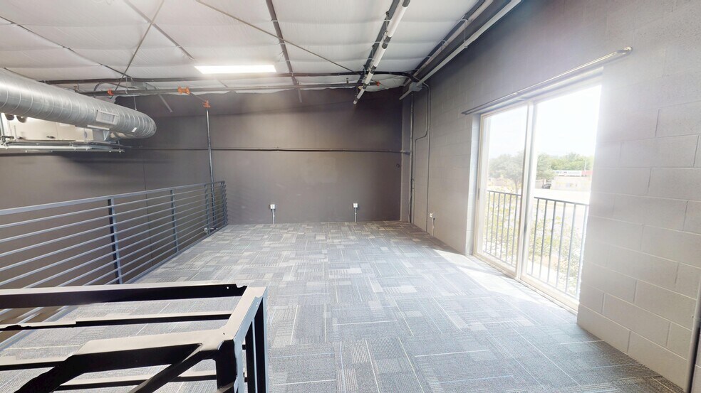 More Photos Of 2100 Double Creek Dr, Round Rock Warehouse For Lease