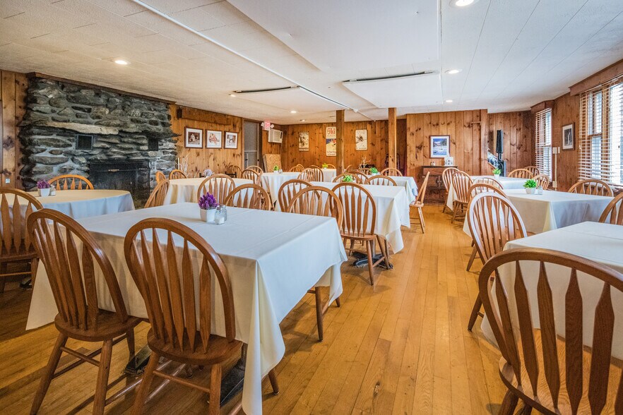 More Photos Of 78 Cream Hill Rd, Mendon Hospitality For Sale