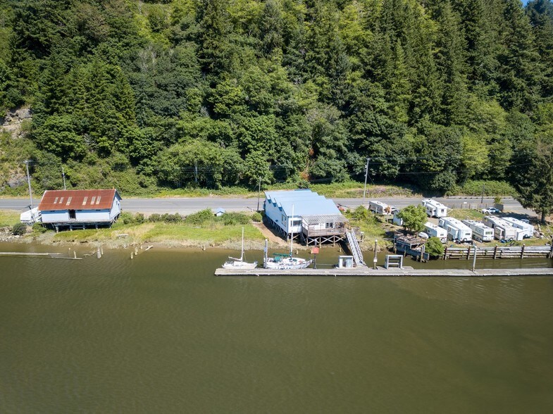 More Photos Of 6750 Or-126 Hwy, Florence Marina For Sale