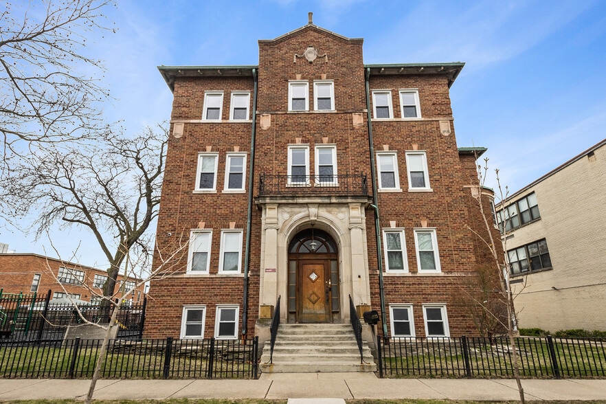 More Photos Of 4925-4933 W Patterson Ave, Chicago Apartments For Sale