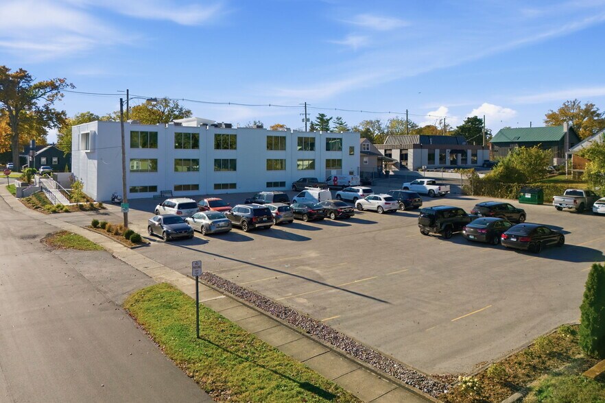 More Photos Of 125 Chenoweth Ln, Louisville Office Residential For Lease