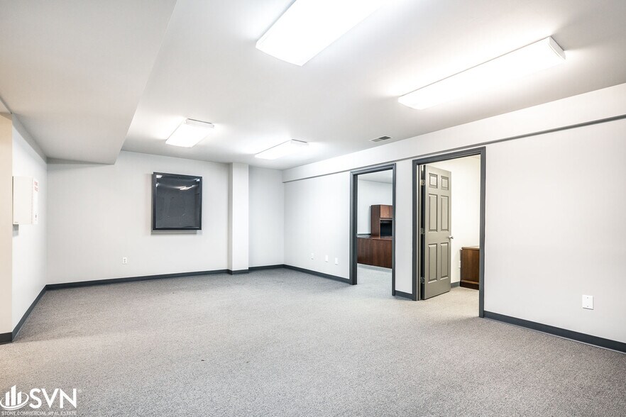 More Photos Of 125 Macarthur Ct, Nicholasville Manufacturing For Lease