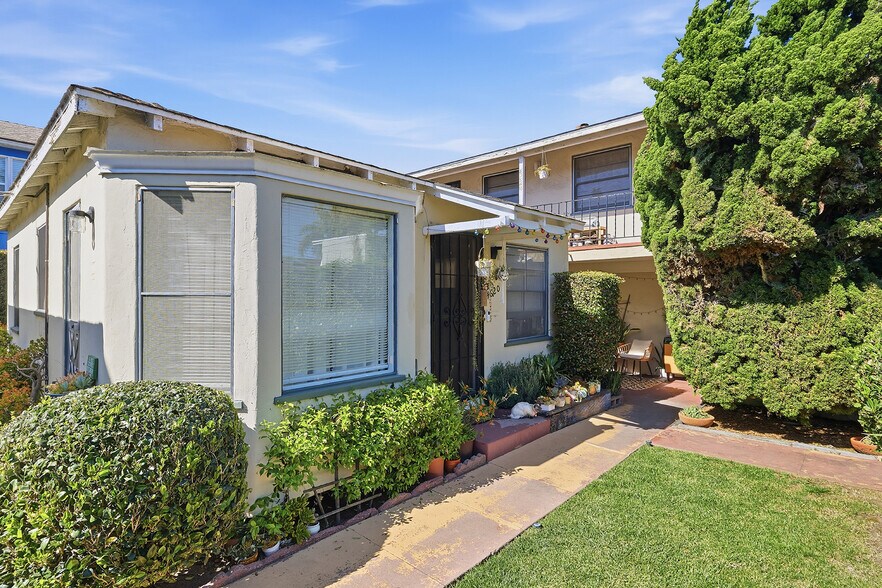 More Photos Of 4618 Voltaire St, San Diego Multifamily For Sale