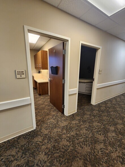 More Photos Of 8400 Northrun Medical Dr, Mechanicsville Office For Lease