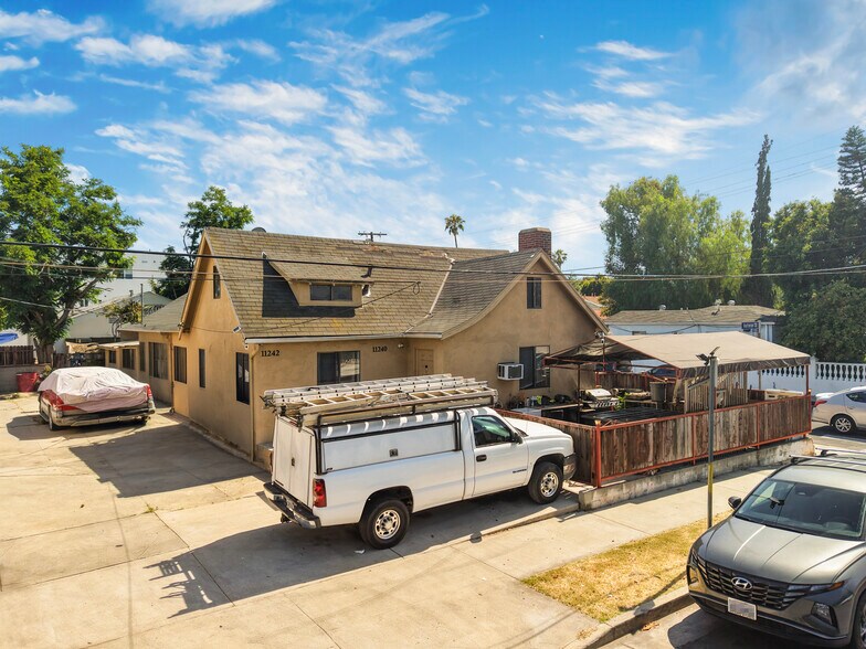 More Photos Of 11234 Hatteras St, North Hollywood Apartments For Sale