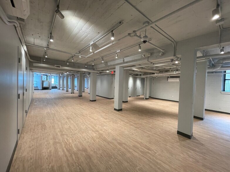 More Photos Of 1962 Beacon St, Brighton Apartments For Lease