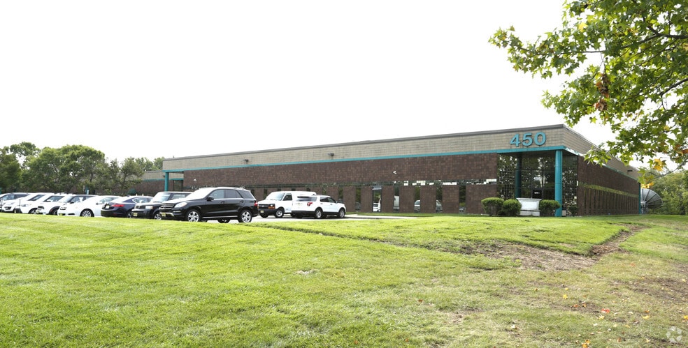 More Photos Of 450 Raritan Center Pky, Edison Light Distribution For Lease