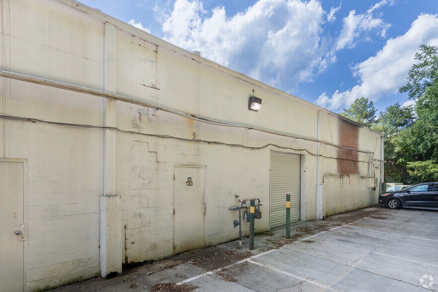 More Photos Of 11235 Alpharetta Hwy, Roswell Storefront For Lease