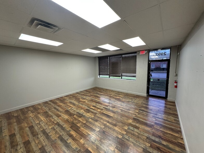 More Photos Of 29921-29923 Harper Ave, Saint Clair Shores Storefront For Lease