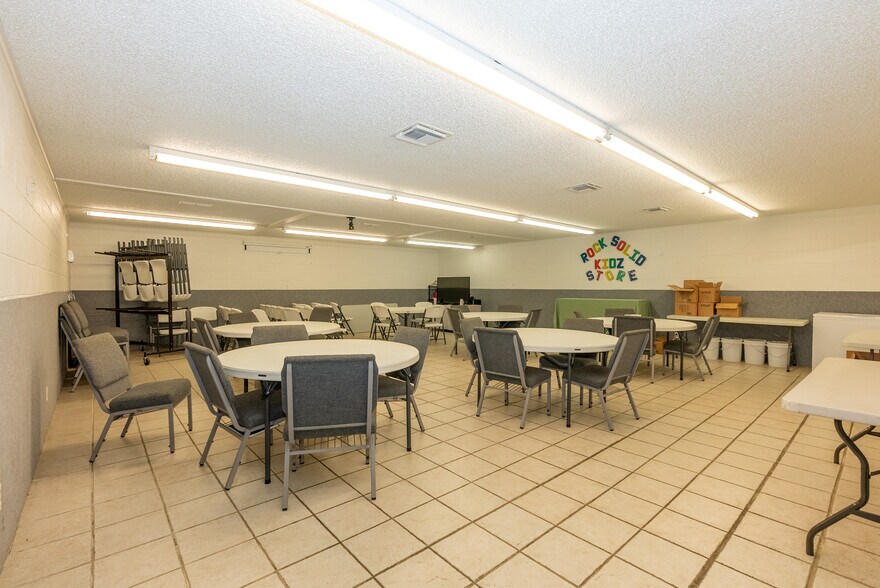 More Photos Of 201 Ragland St, Palestine Religious Facility For Sale