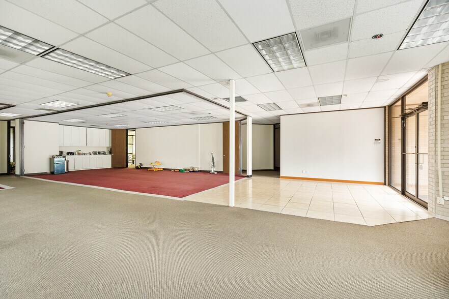 More Photos Of 14411 Cornerstone Village Dr, Houston Office For Sale